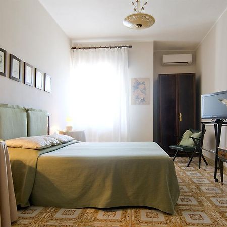 Mimi Rooms Cagliari Szoba fotó
